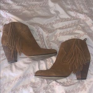 Steve Madden suede fringe ankle booties